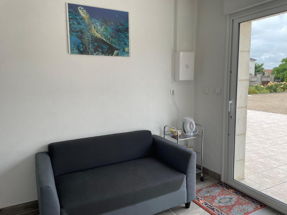 Studio Independant Chez L'Habitant Olivet  Buitenkant foto